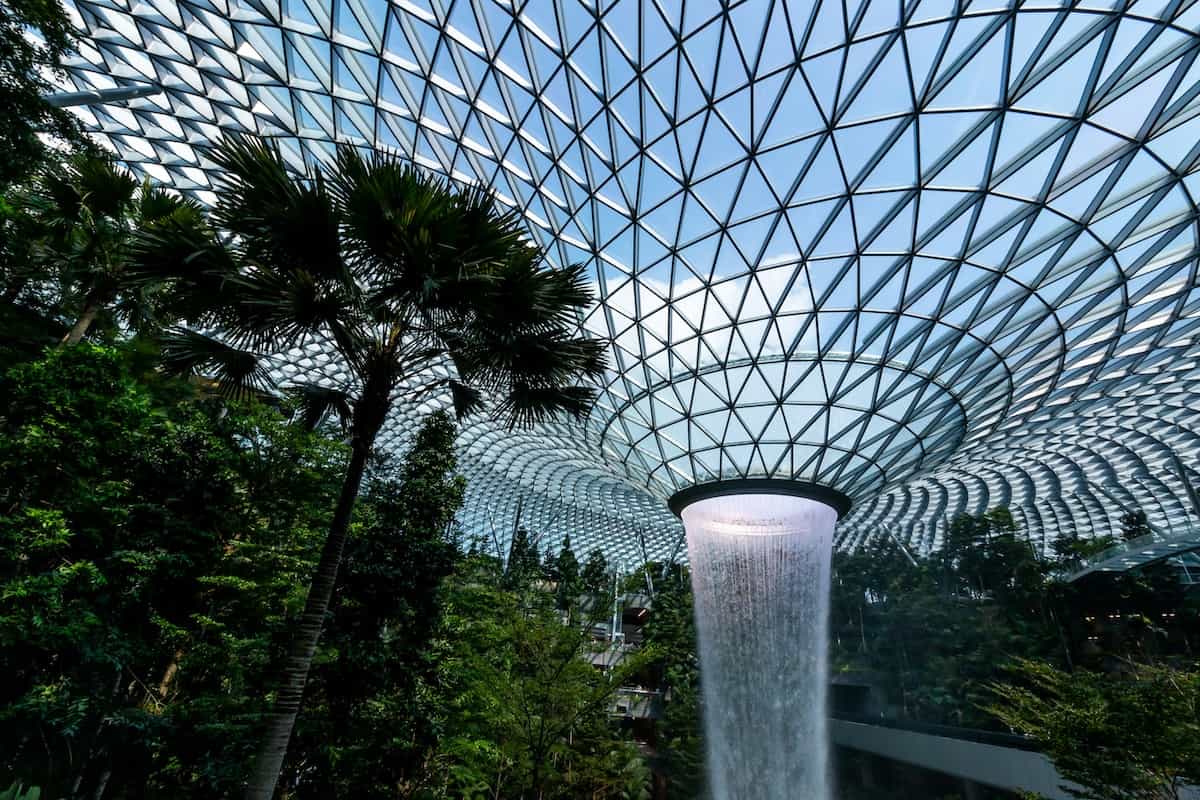 Best Airports for Long Layovers in Asia: The 2026 Guide